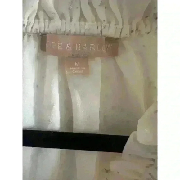 Women’s Holiday Blouse Size Medium Cream & Gold Long Sleeved - Picture 2 of 3